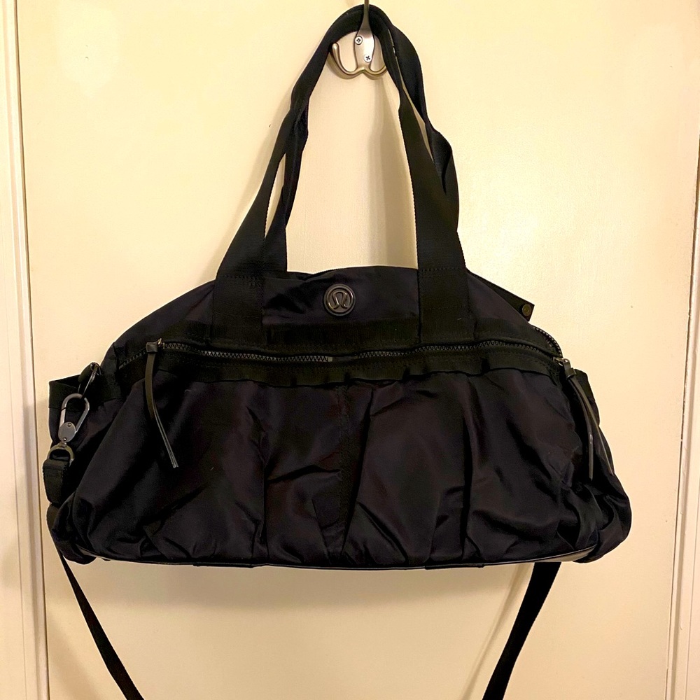 Lulu Lemon Black Duffle Bag